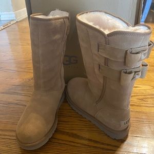 Brand New UGG Boots in Chestnut!